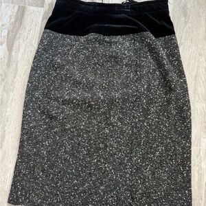 Escada Boucle black and white tweed 100% wool straight skirt size 42